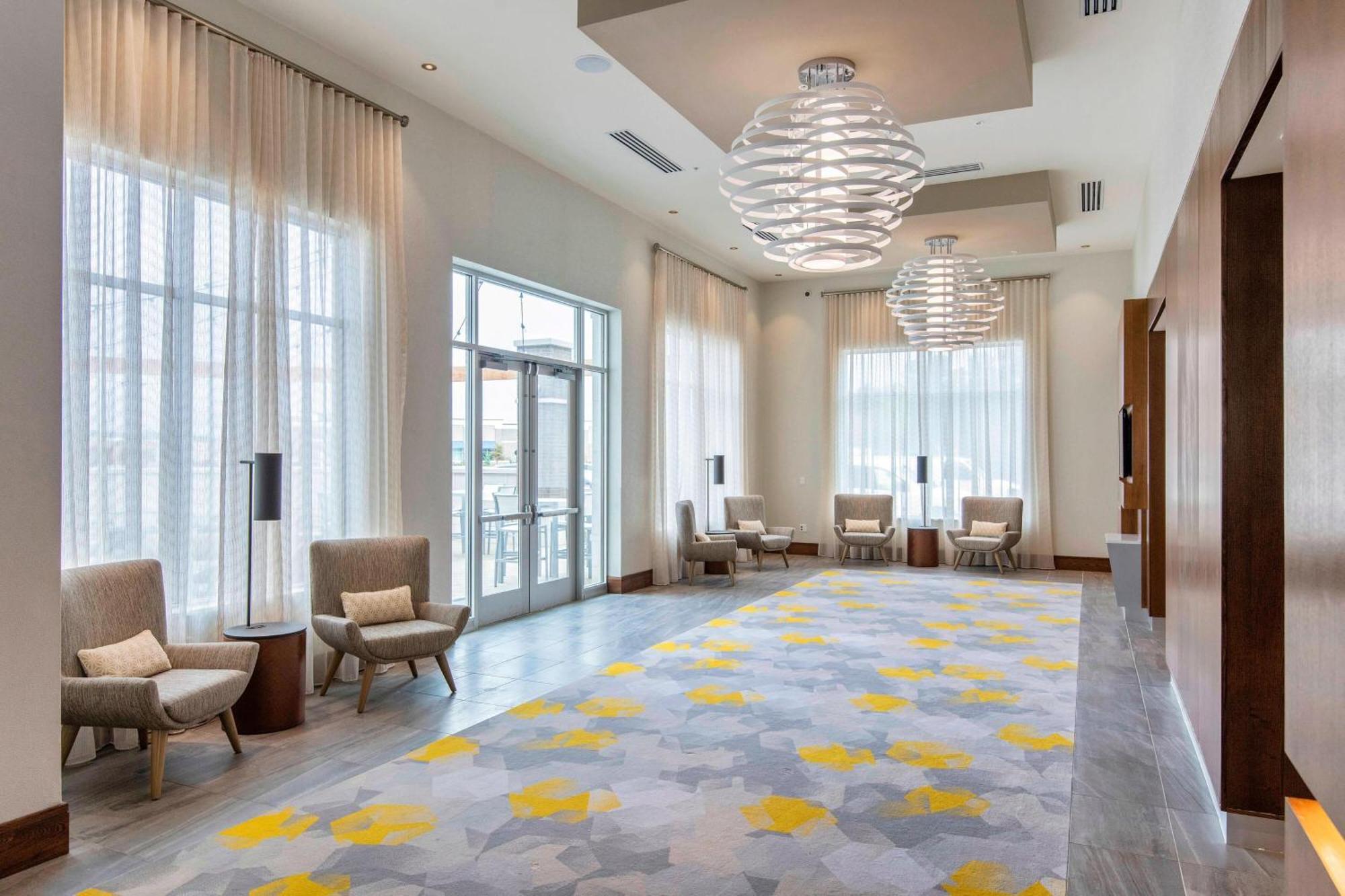 Courtyard By Marriott Raleigh Cary/Parkside Town Commons Otel Dış mekan fotoğraf