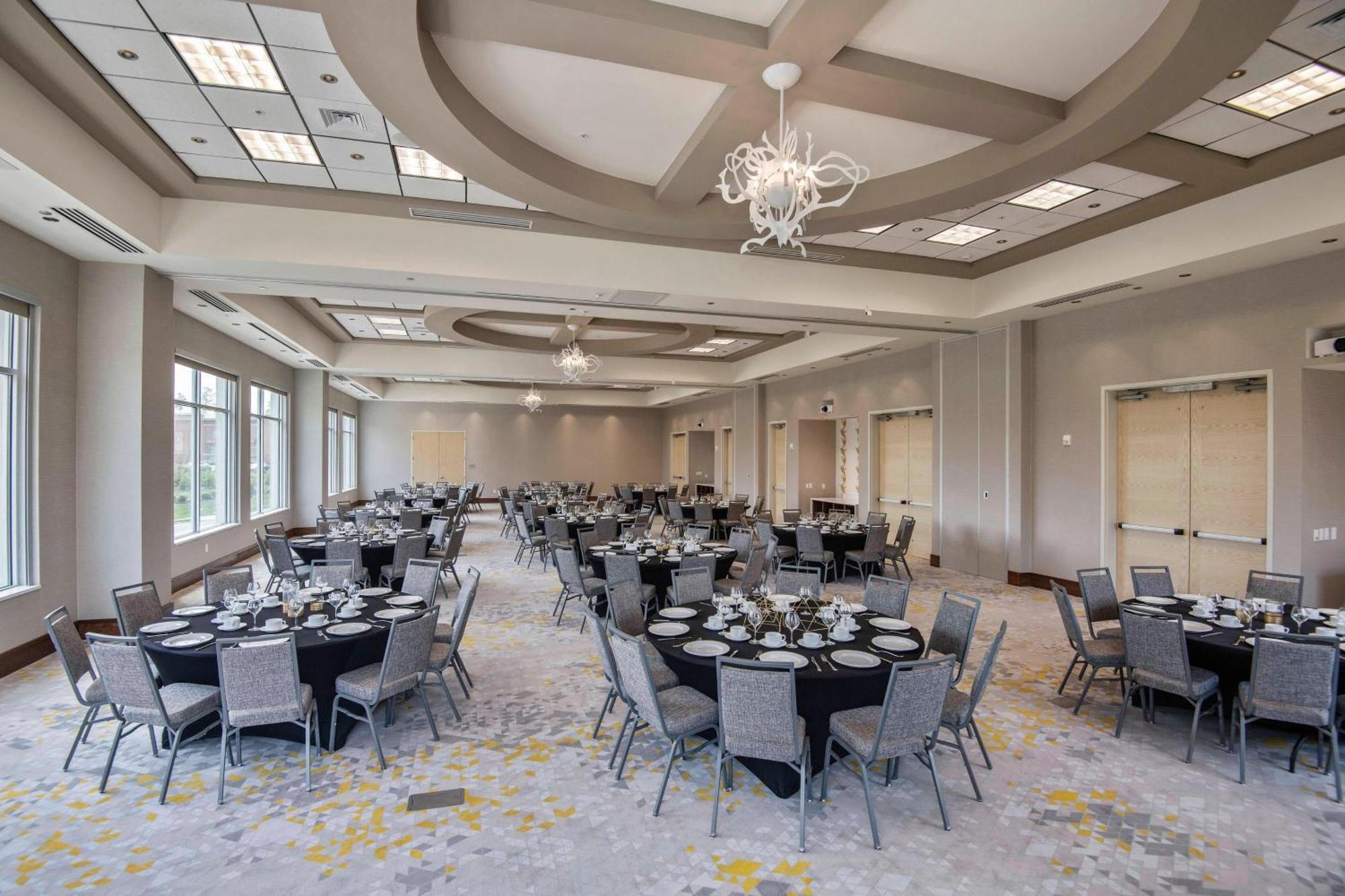 Courtyard By Marriott Raleigh Cary/Parkside Town Commons Otel Dış mekan fotoğraf