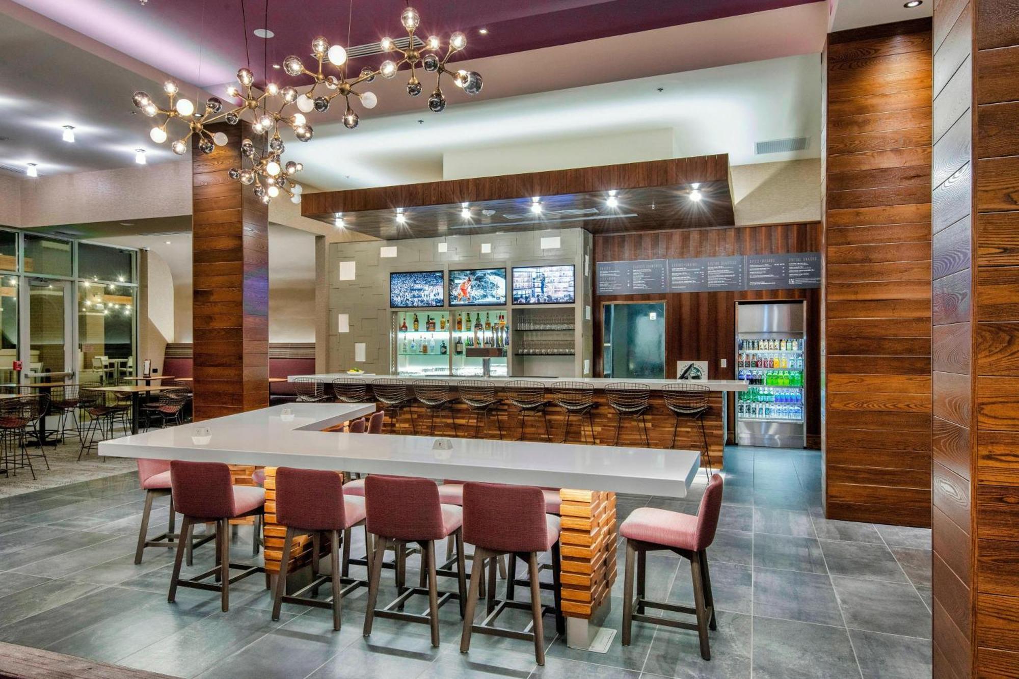 Courtyard By Marriott Raleigh Cary/Parkside Town Commons Otel Dış mekan fotoğraf